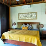 Villa Ensueno, Lagoon Private Front